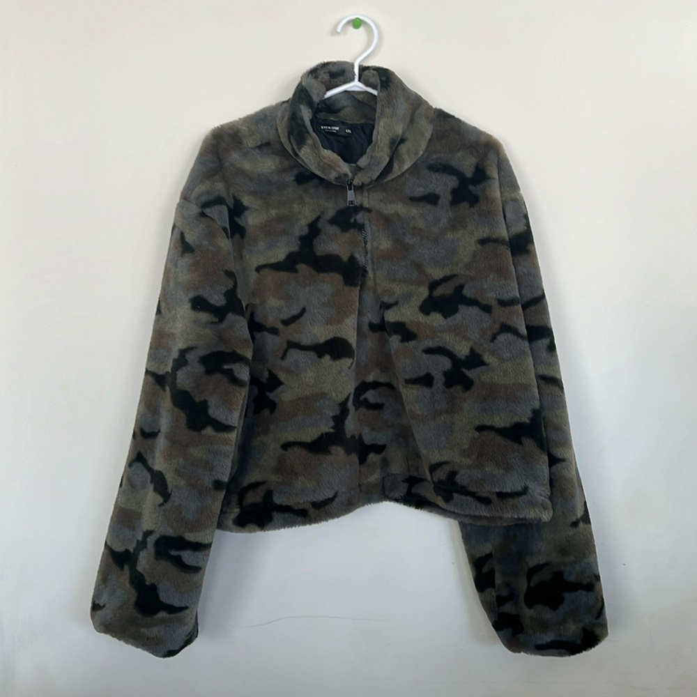 SHEIN Curve 4XL Camouflage 1/4 zip up pullover / zip up jacket